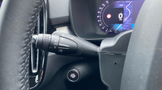 Volvo XC40 2.0 B4P Plus Black Edition 5dr Auto Petrol Estate